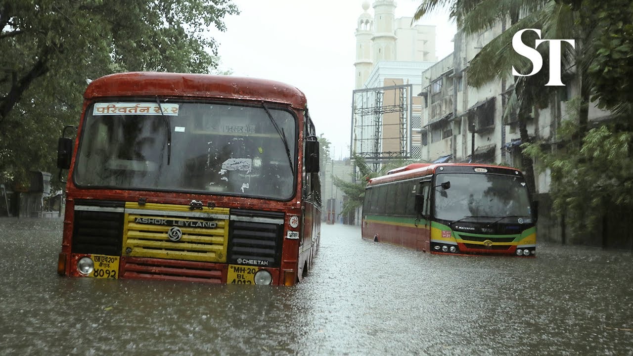 Cyclone Tauktae hits Mumbai with torrential rain (May 2021)