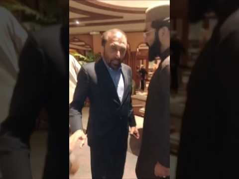 Dr Farooq sattar shb se mulaqat