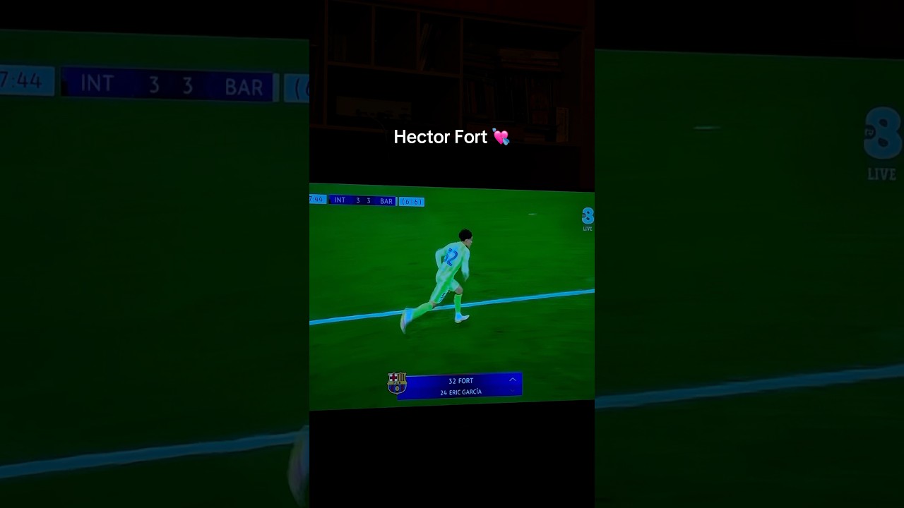 Héctor Fort: The Rising Star of Barcelona Football ⚽