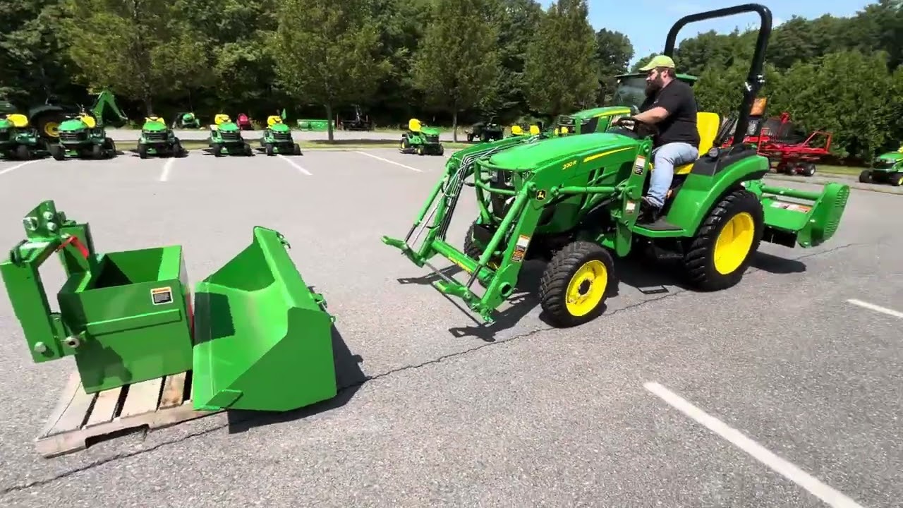 John Deere 2032R: Switch from Forks to Bucket 🛠️