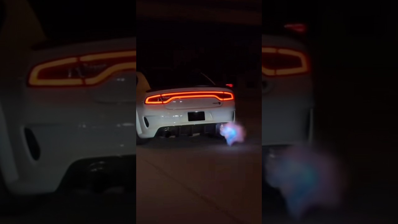 "Hellcat Charger SHOOTS FLAMES – Insane Exhaust Pops!"🔥🔥🔥#hellcat #srt #mopar