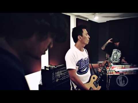 Pilosopo - Loonie ft. Smugglaz | Tower Sessions 🎶