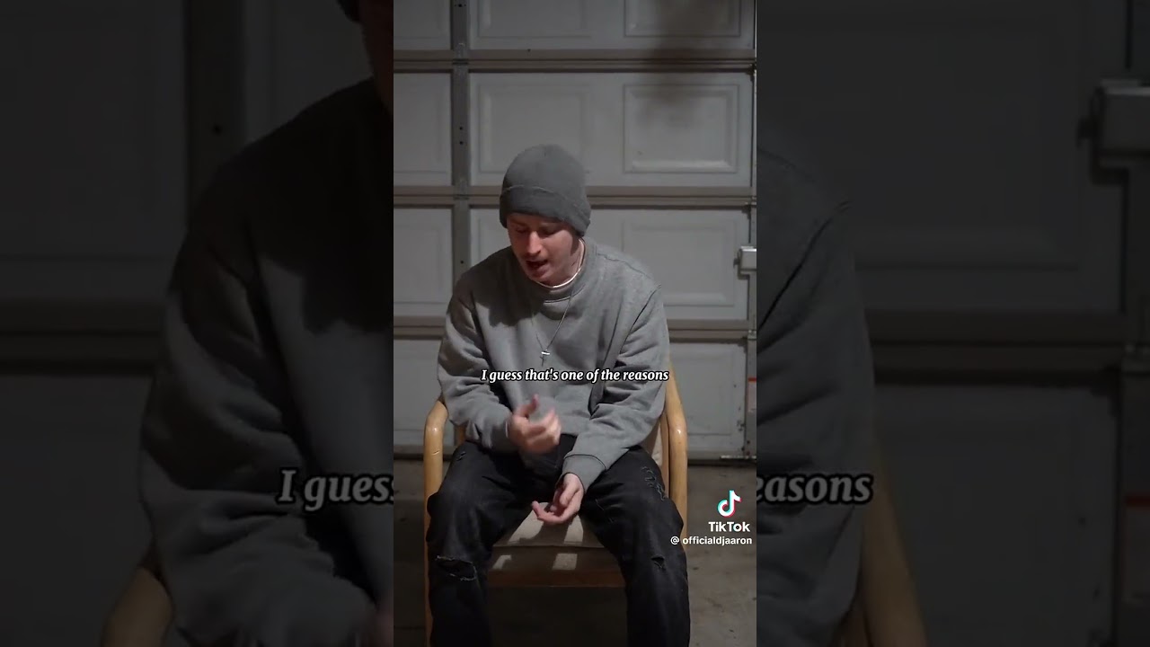 Heartfelt Performance: A Powerful Call for Maternal Support đ