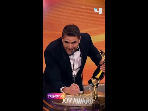 محمد هنيدي بخفة دمه المعتادة يعلق على فرق الطول بينه و بين أحمد عز