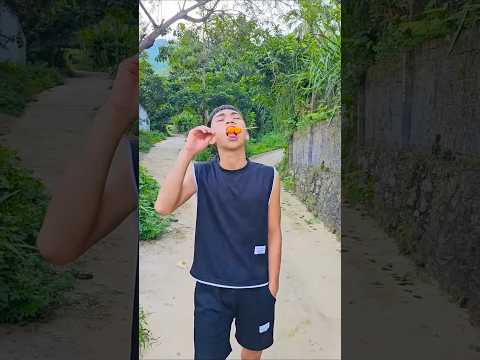 đ˛đđđ9 April 202Kind Grandpa Eats Candy Skewers and the Funny Ending #sho