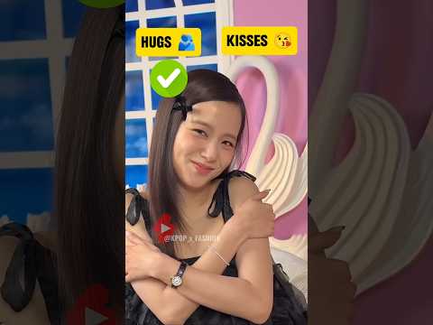 Jisoo plays this or that 🩷 #jisoo #blackpink #shorts
