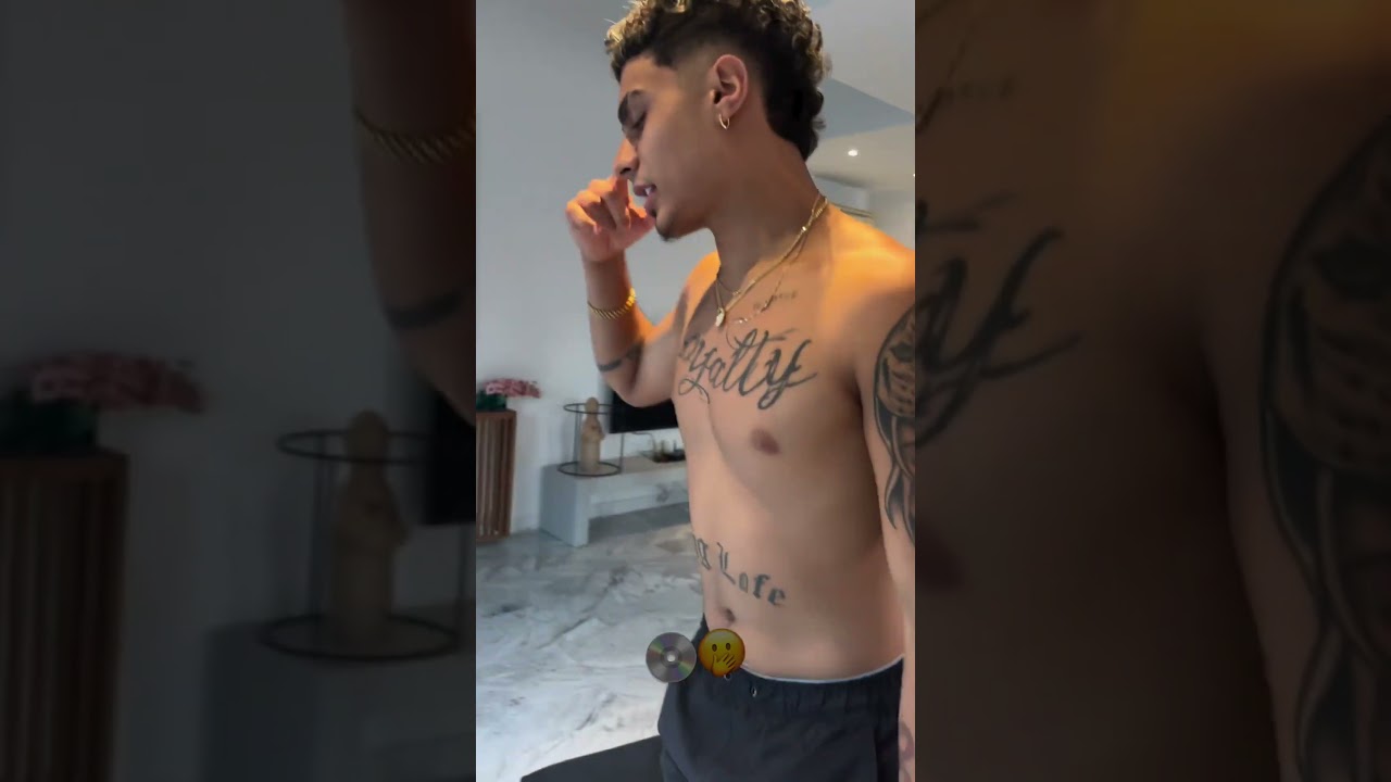 Mouka Wahdi: The Intro Album You Can't Miss 🎶