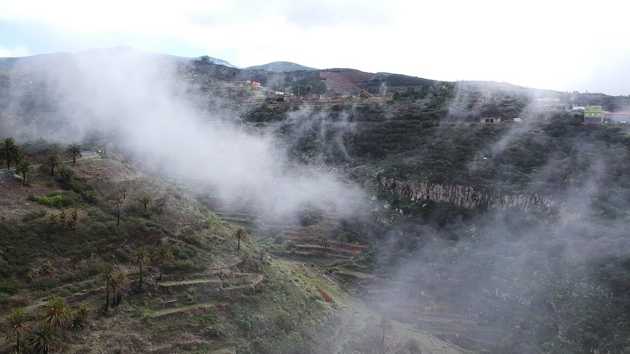 Drone Tour of Valle Gran Rey’s Scenic Downhill Hike 🌄