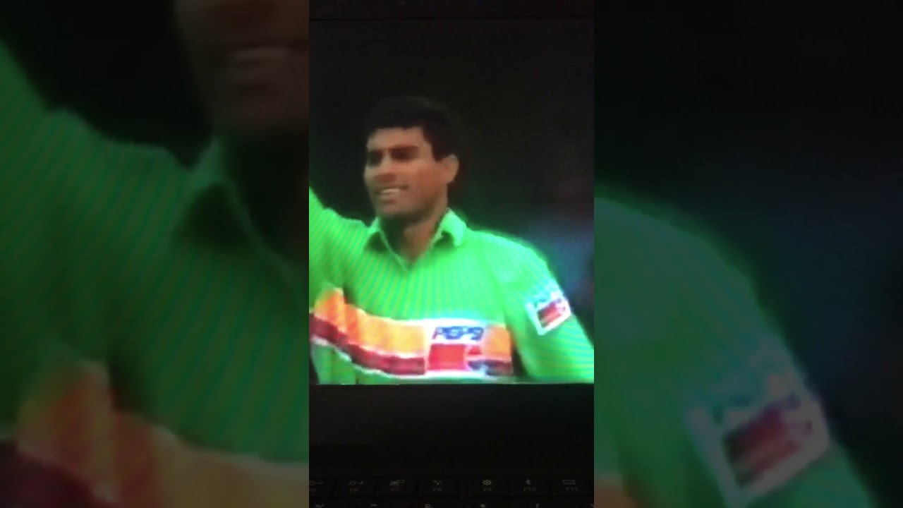 Waqar Younis Achieves 4 Wickets & Hat-Trick 🏏
