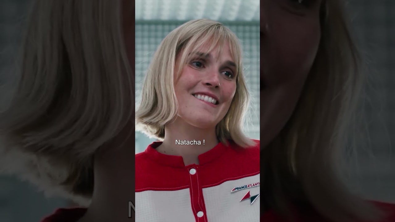 Natacha Presque Hôtesse De L'Air.  #film #cinema #humour #movie #trailer #famille #enfants