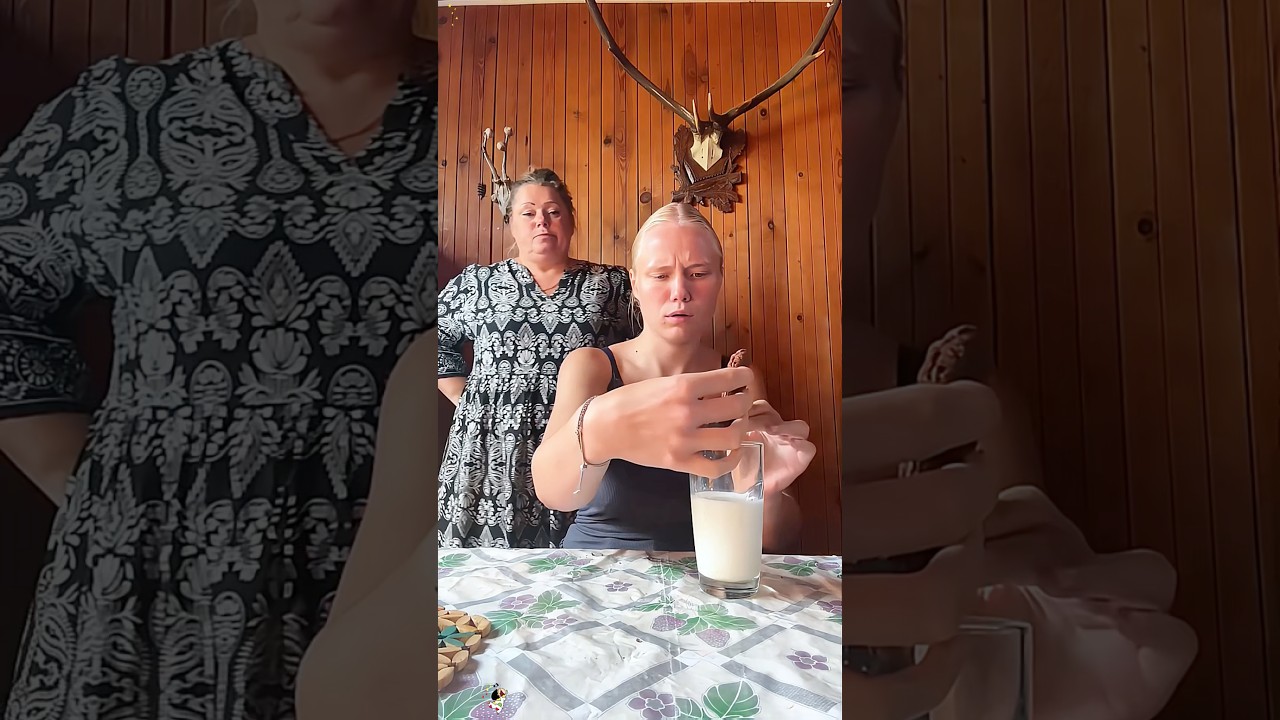 Hilarious Mom & Daughter Prank 😂