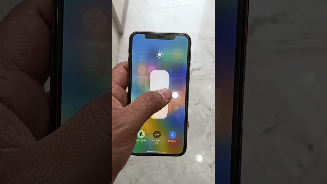 iPhone XS Brightness Test Outdoors ☀️