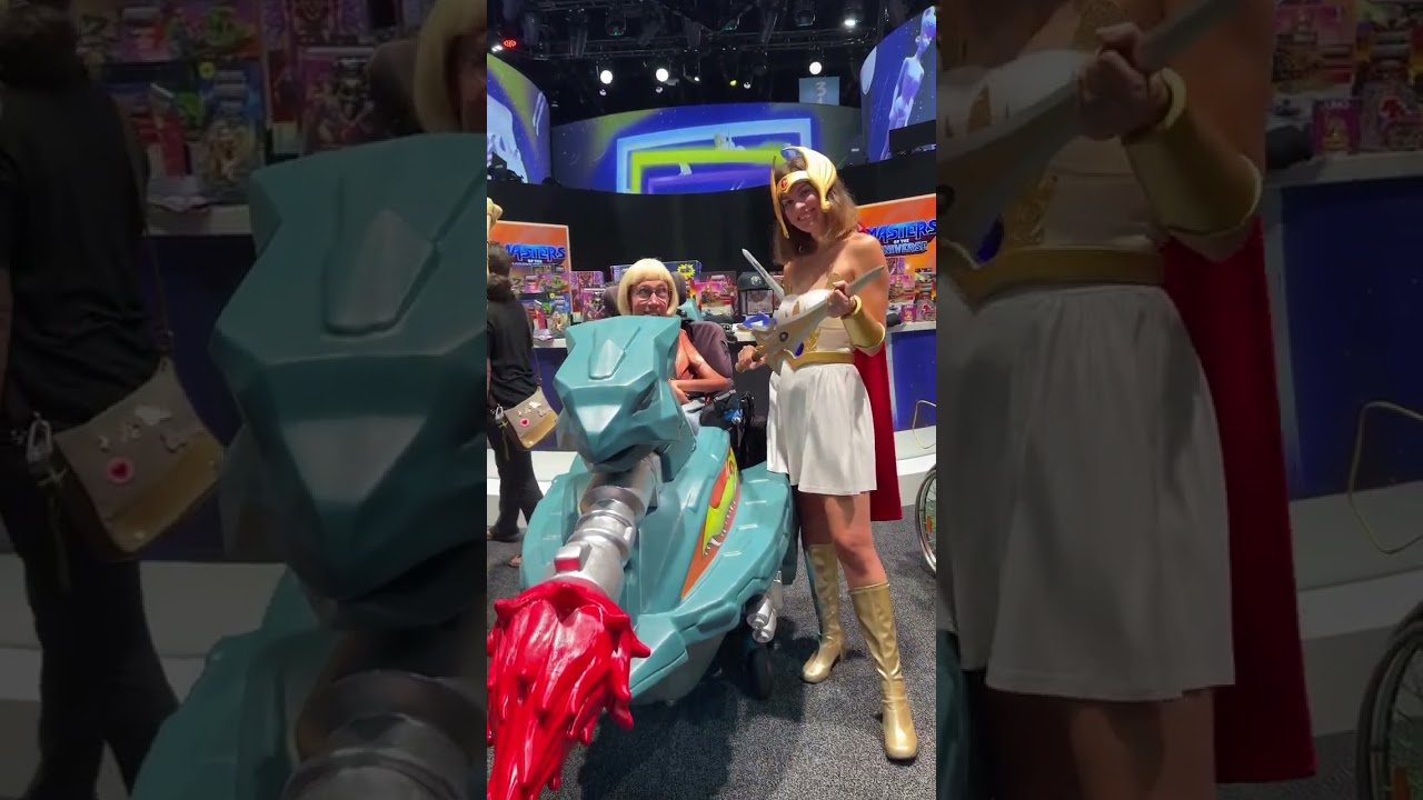 Unforgettable Comic-Con Costumes: Our First Time Experience! 🎉