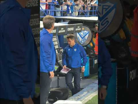 🎁 UN REGALO DE LOS HINCHAS DE VÉLEZ PARA EL MELLIZO BARROS SCHELOTTO EN LA CONMEBOL #LIBERTADORES