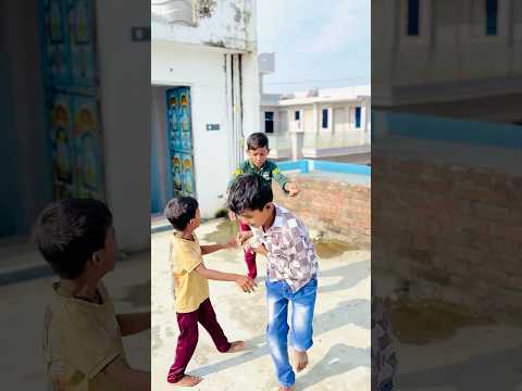 बच्चों का कबूतर लेकर भाग गया🕊️😲😔ll #pigeon #sad #viral #shorts #yks1