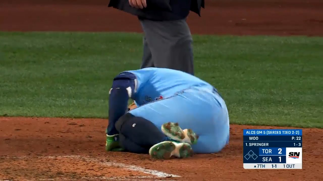 George Springer Blessé au Genou après un Contact Douloureux 🏥