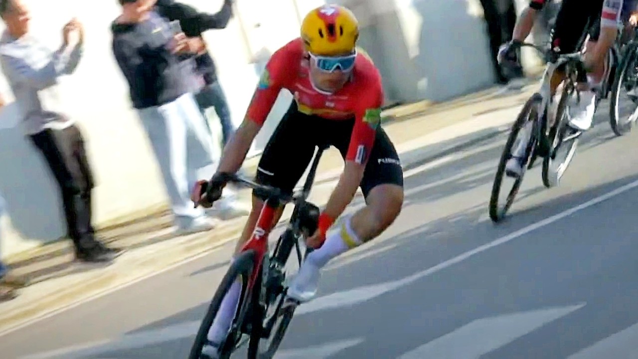 Sprinter's Cornering Trick | Volta a Catalunya 2026 🚴‍♂️