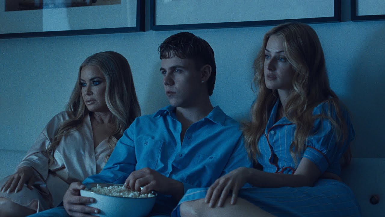 The Kid LAROI - SHE DON’T NEED TO KNOW (Official Music Video) 🎶