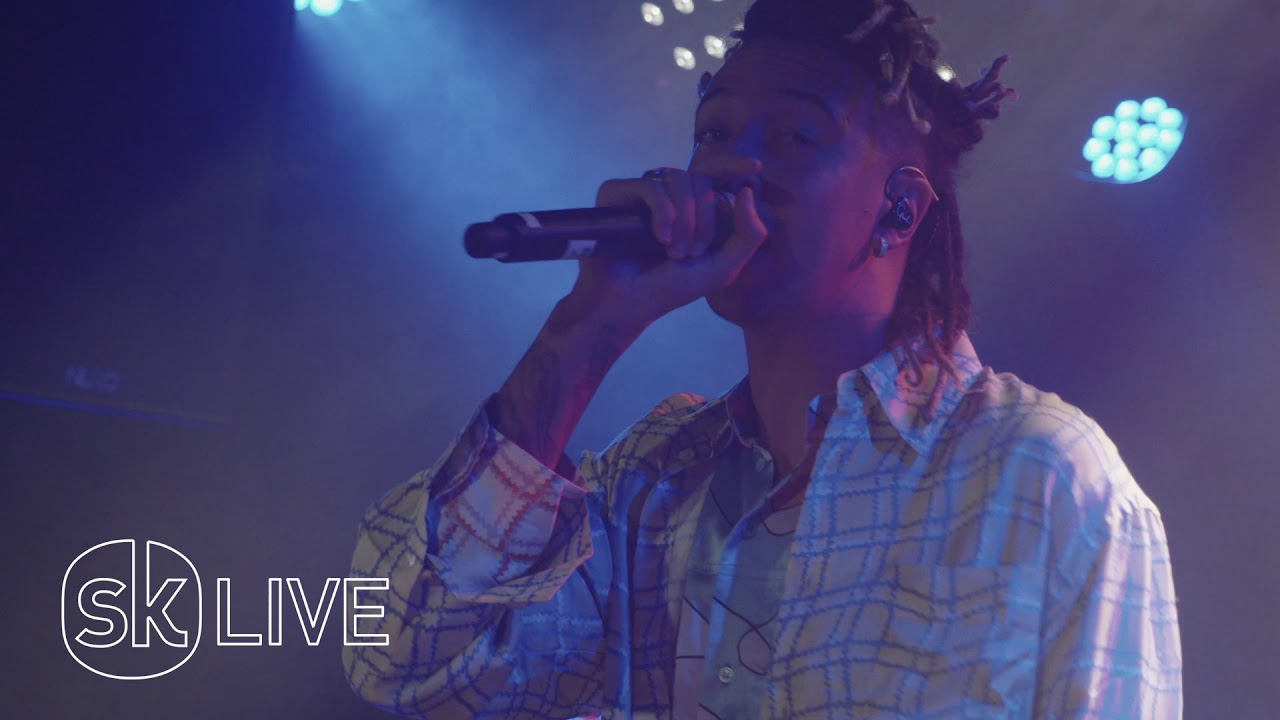 Ghali's Exclusive Live Performance of 'Cara Italia' in Milan 🎶