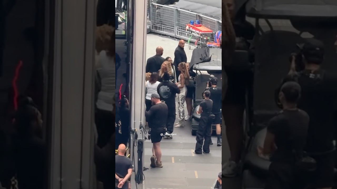 *BACKSTAGE* Beyonce & Blue Ivy greeting the family of one of his dancers at the Cowboy Carter Tour