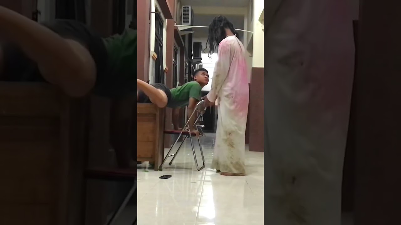 Prank Kuntilanak Laknat Enak Enak Tidur Digangguin | Ghost Prank