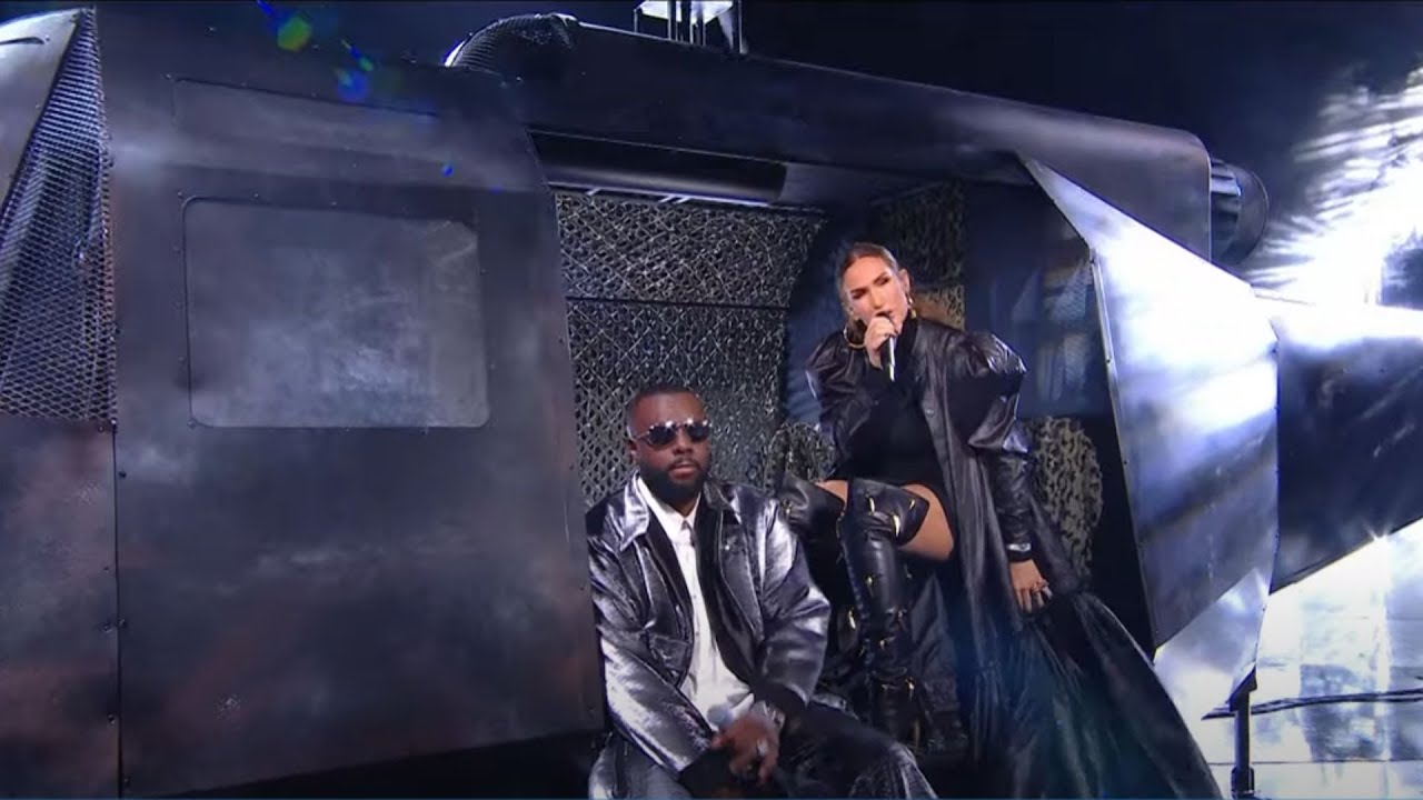 GIMS & VITAA Perform 'Prends Ma Main' Live at NRJ Music Awards 2021