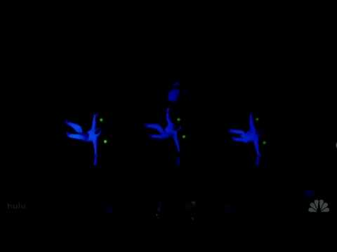 YouTube - Surreal dance act wows 'America's Got Talent' judges [FULL].flv