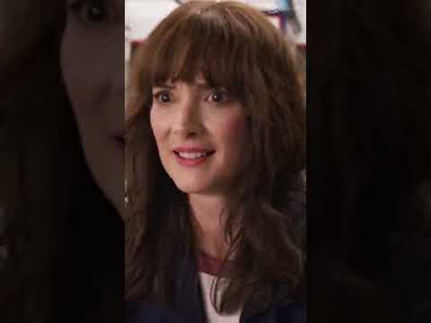 Joyce byers 🫶🏻🫶🏻♥️ linda. #shorts #strangerthings #netflix #joycebyers