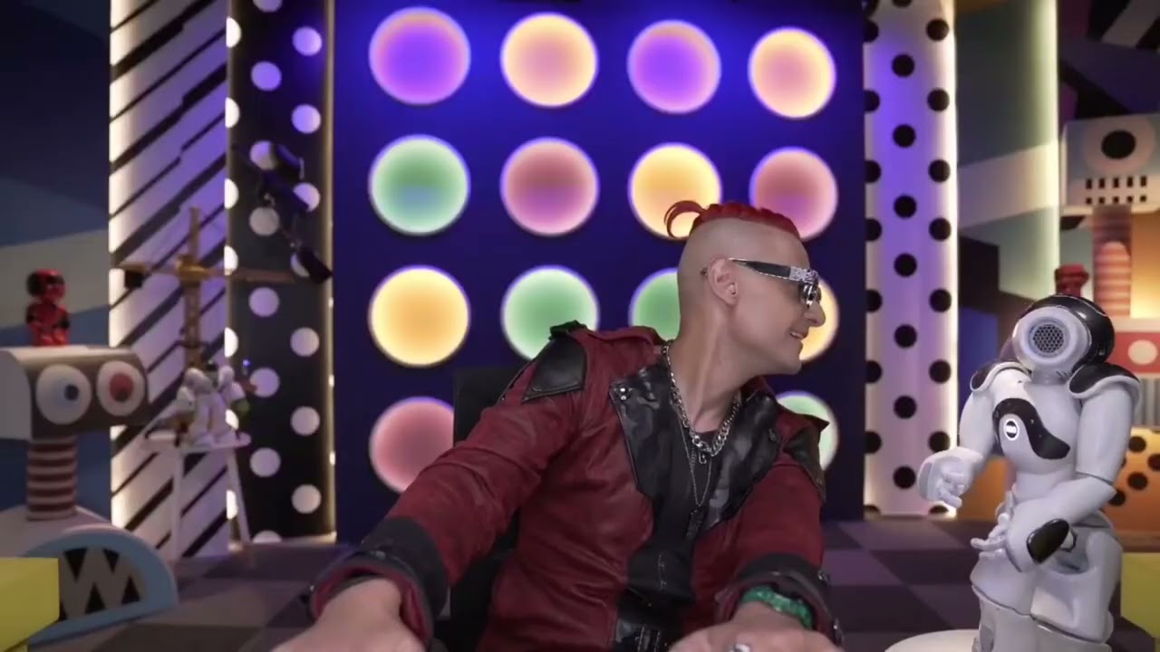 رامز جلال يواجه روبوت غريب 🤖 في رمضان كريم