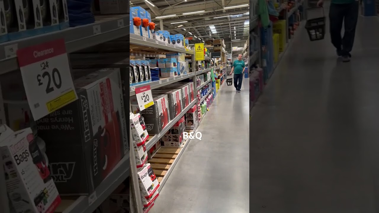 Shopping at B&Q ๐