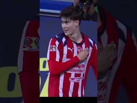 ¡GOLAZO DEL OTAKU!  Gol de la Hormiga Gonzalez a Pachuca, Chivas va ganando. #ligamx #chivas #golazo