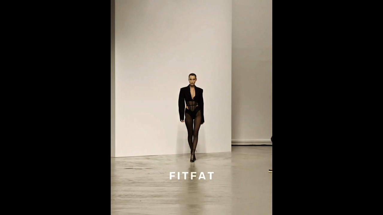 Models vs Supermodels: Who Reigns? 😬