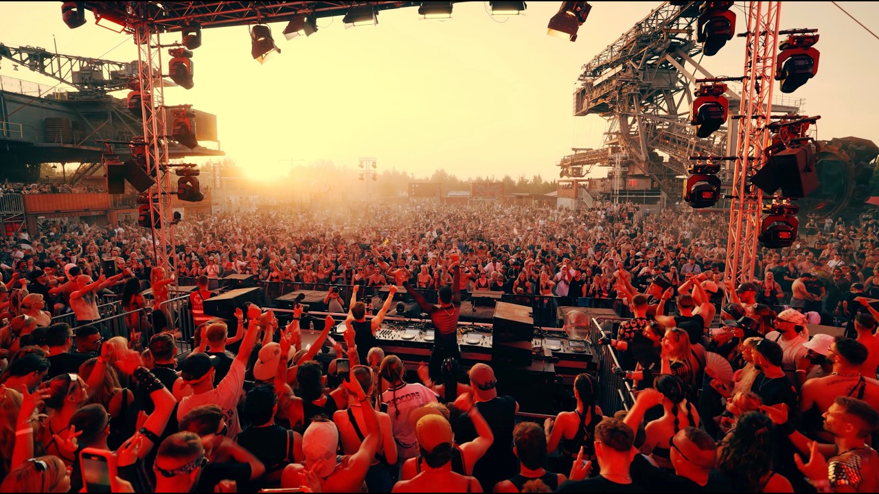 Nicolas Julian at HIVE Festival 2025 Sunset Set ๐ถ