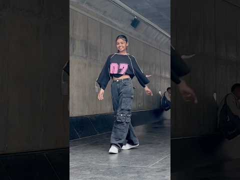 Old is gold ✨ #bollywood #dance #dancevideo #dancer #oldsongs