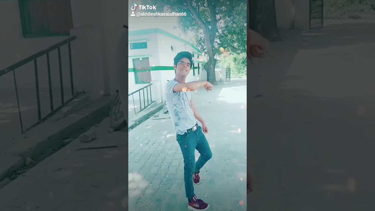 Charo Ore Ujala Gungte, Phir Bhi Faila Hai ✨