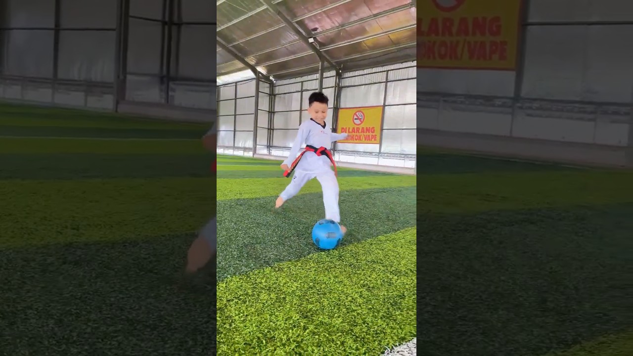 Latihan Taekwondo Berujung Adu Penalti Seru di Lapangan Sepak Bola ⚽🥋