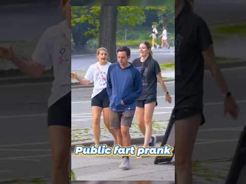 Farting prank in public,everyone’s smile is priceless 💨🤣#funny #prankvideo #funnyprank #prankidea
