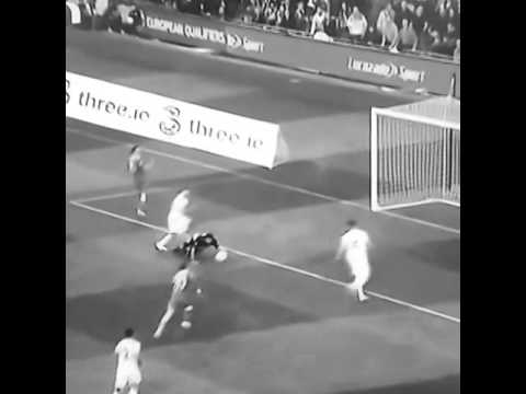 El Autogol  de Gibraltar ante Irlanda a Blanco y Negro