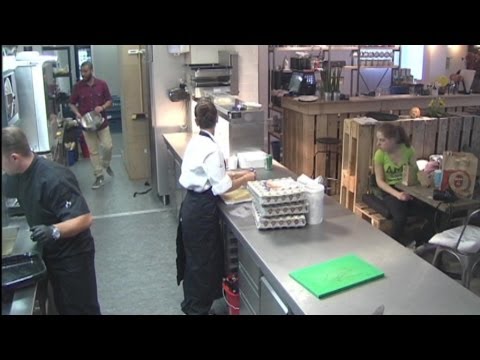 Jeremy gooit Max buiten in Antwerpen! | Mijn Pop-uprestaurant! | VTM