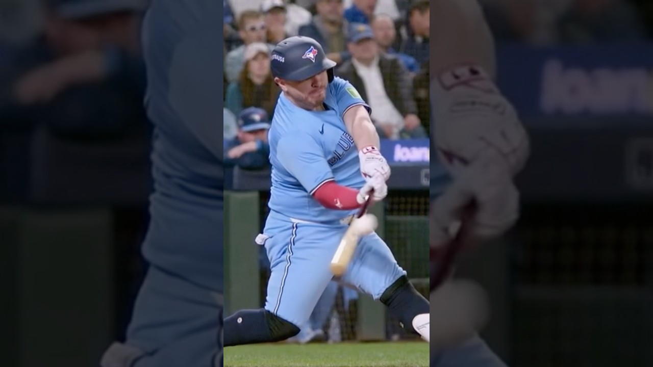 Kirk's Opposite Field HR in ALCS ⚾️