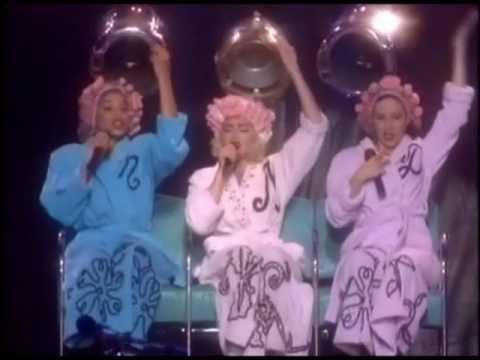 Madonna - Material Girl (Blonde Ambition Tour) 🎤