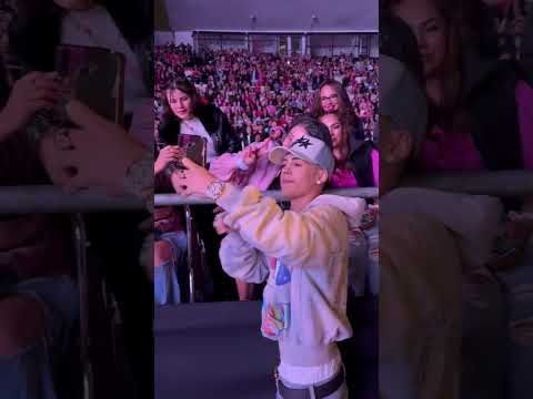 GATA ONLY Live in Europe! 🇮🇹 Cris MJ x Fans | Viral Tour Moment 2024 🔥 #crismj #latinmusic