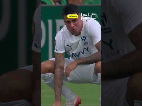 An emotional moment for Rúben Neves & João Cancelo as they remember Diogo Jota and André Silva