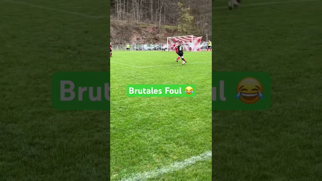 Brutales Foul😂#fußball #fouls  #schiedsrichter #landesliga #fürdich #saarland #lustig #funny