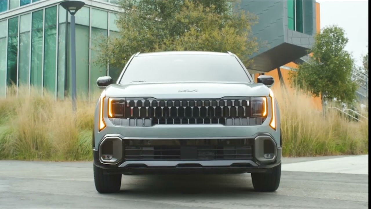 Kia reveals larger second-generation Seltos with hybrid option