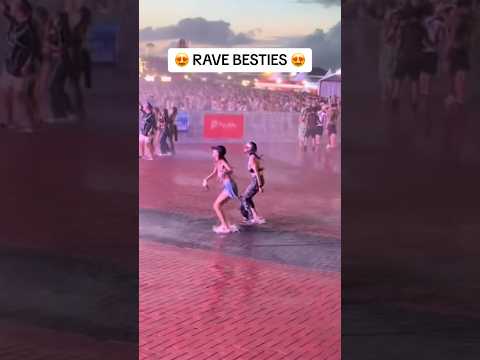 Tag your #rave bestie 👇🏼 #electronicmusic #techno #dimitrivegasandlikemike #festival #dj