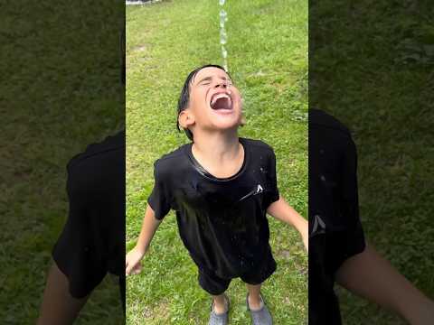 NO ES AGUA DE LLUVIA 😱🤮 ¿Qué harías tú? Comenta ⬇️ #shorts