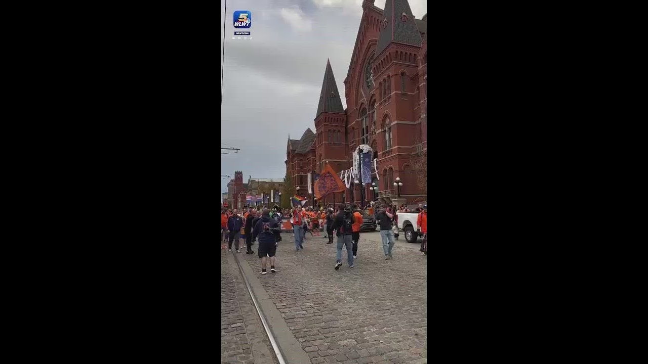 Exciting Fan March to FC Cincinnati vs. Columbus Crew Playoff Match ⚽