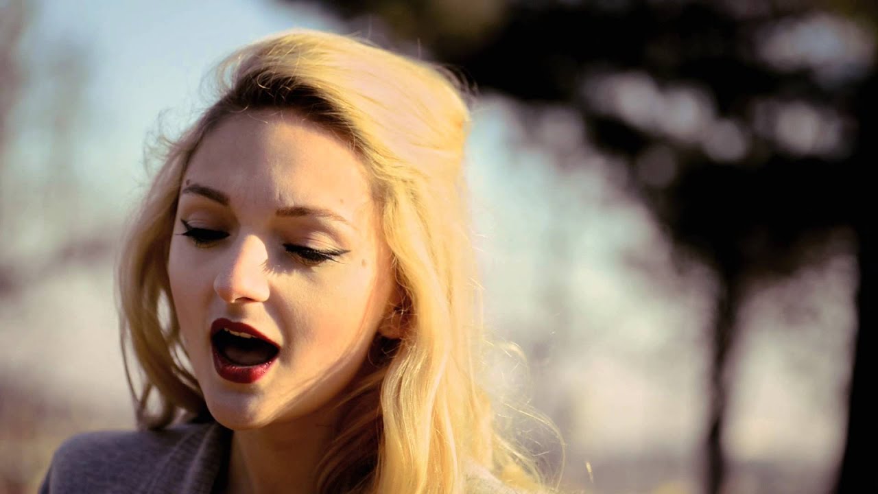 Christina Delaney - JDU DÁL (Official Video) 🎶 | Vote on T-MUSIC Chart