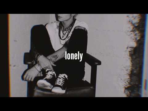 PALAYE ROYALE - Lonely (Lyrics)